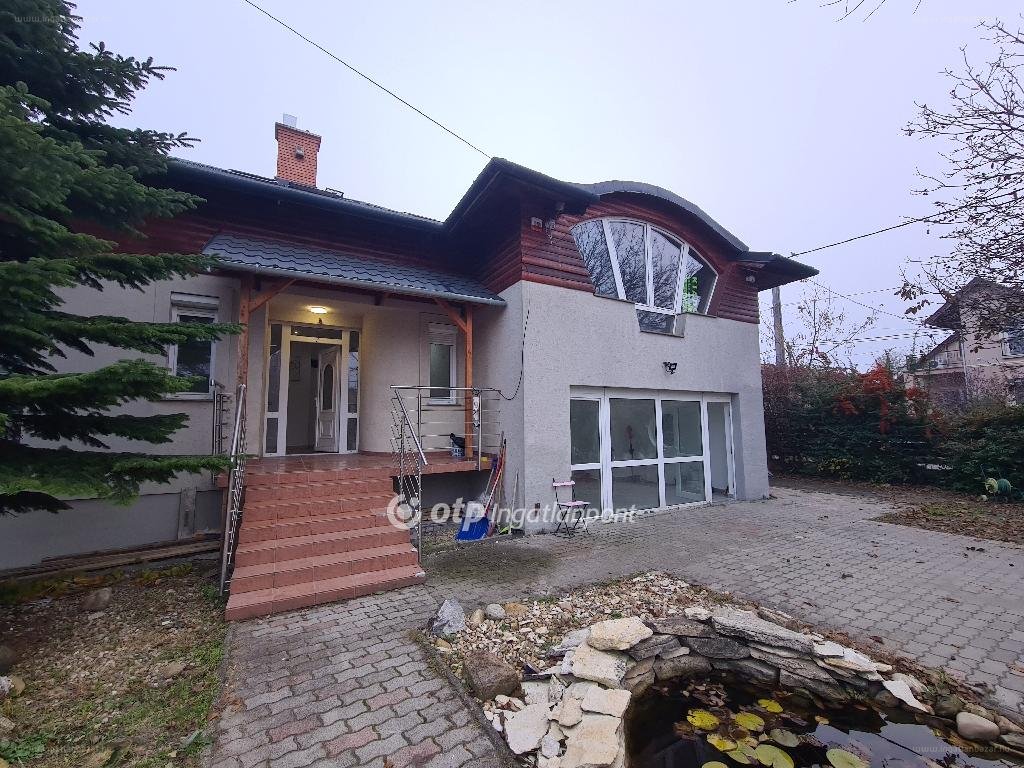 8 bed · 448m² · Családi ház · 260.000.000 ft