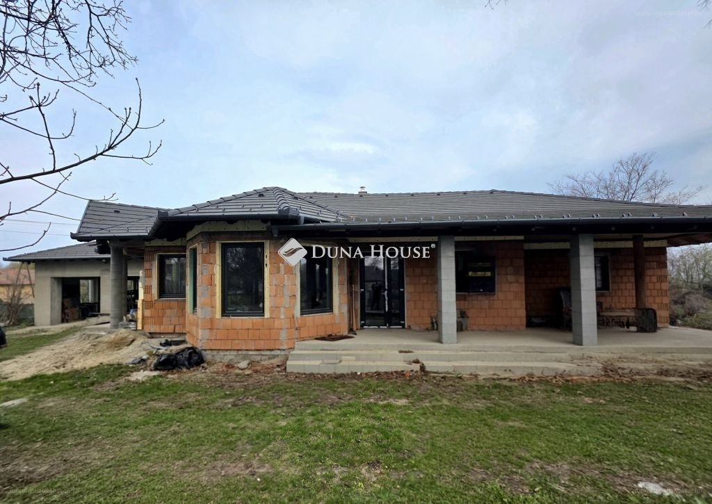 Ház · 4 hálószoba · 241 m² · 109.000.000 Ft