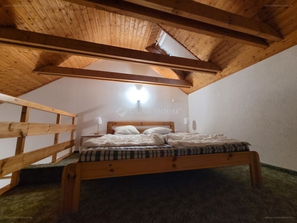Ház · 9 hálószoba · 210 m² · 89.000.000 Ft