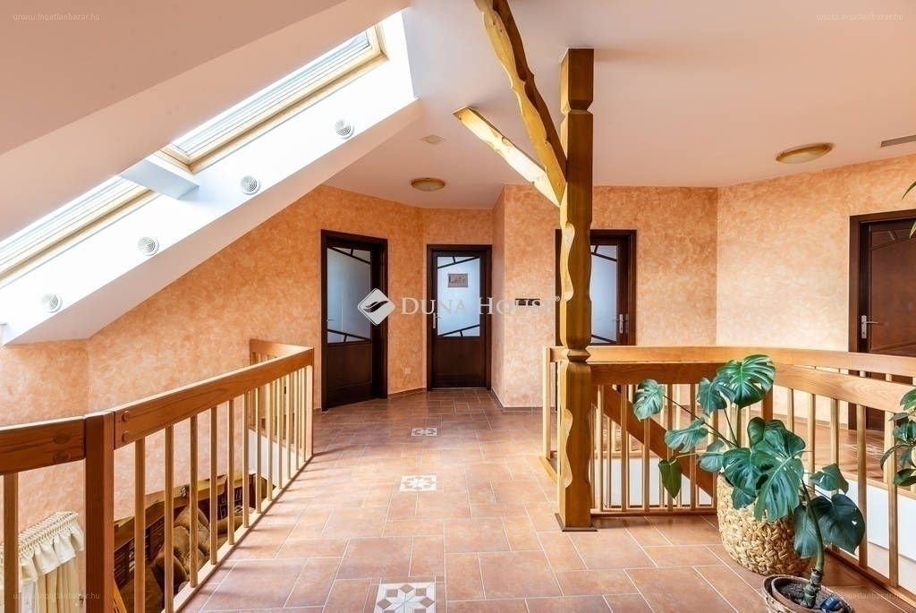 5 bed · 310m² · Családi ház · 329.000.000 ft
