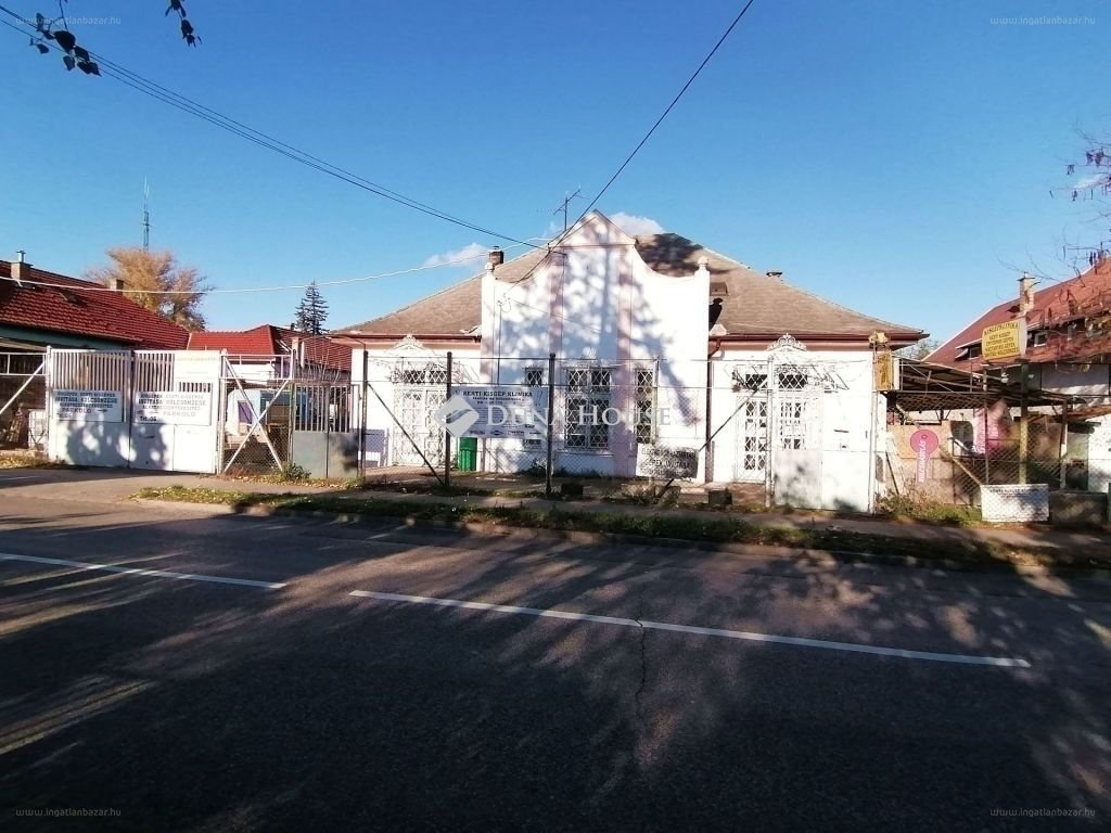 Üzlethelyiség · 150 m² · 89.900.000 Ft