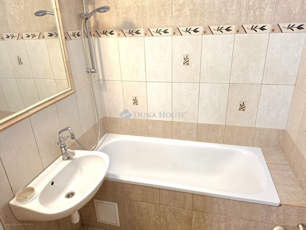 Lakás · 4 hálószoba · 77 m² · 61.900.000 Ft