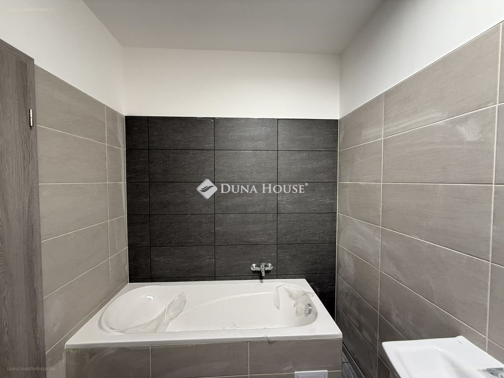 5 bed · 205m² · Ház · 240.000.000 ft