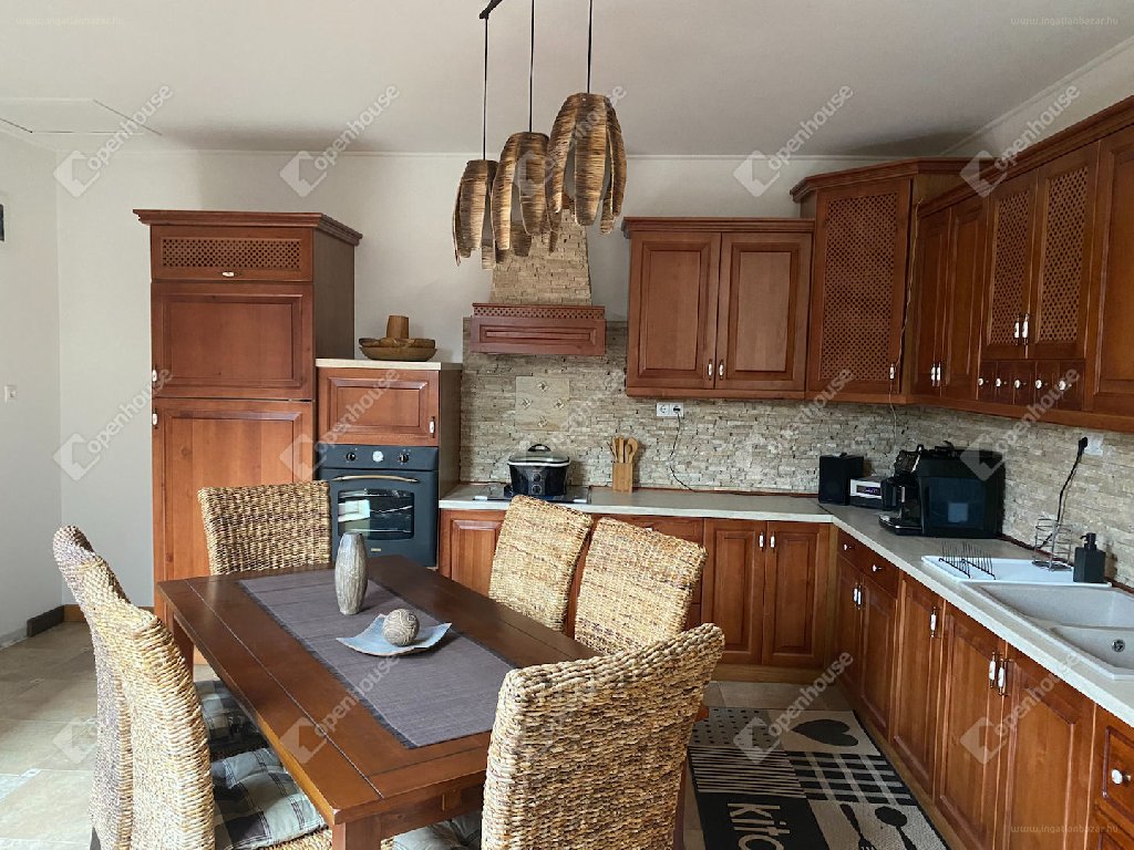 4 bed · 160m² · Családi ház · 139.900.000 ft