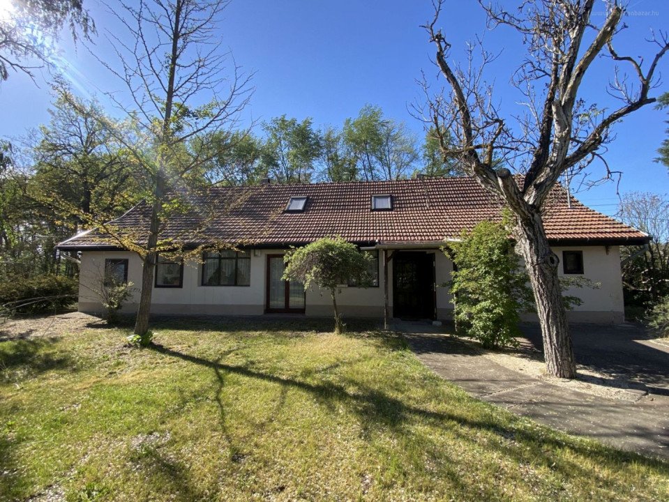 8 bed · 180m² · Családi ház · 75.000.000 ft