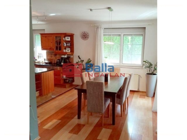 6 bed · 300m² · Családi ház · 385.000.000 ft
