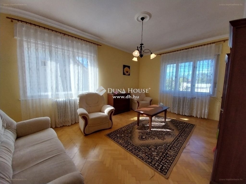 4 bed · 200m² · Ház · 85.500.000 ft
