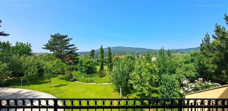Ház · 4 hálószoba · 270 m² · 249.900.000 Ft