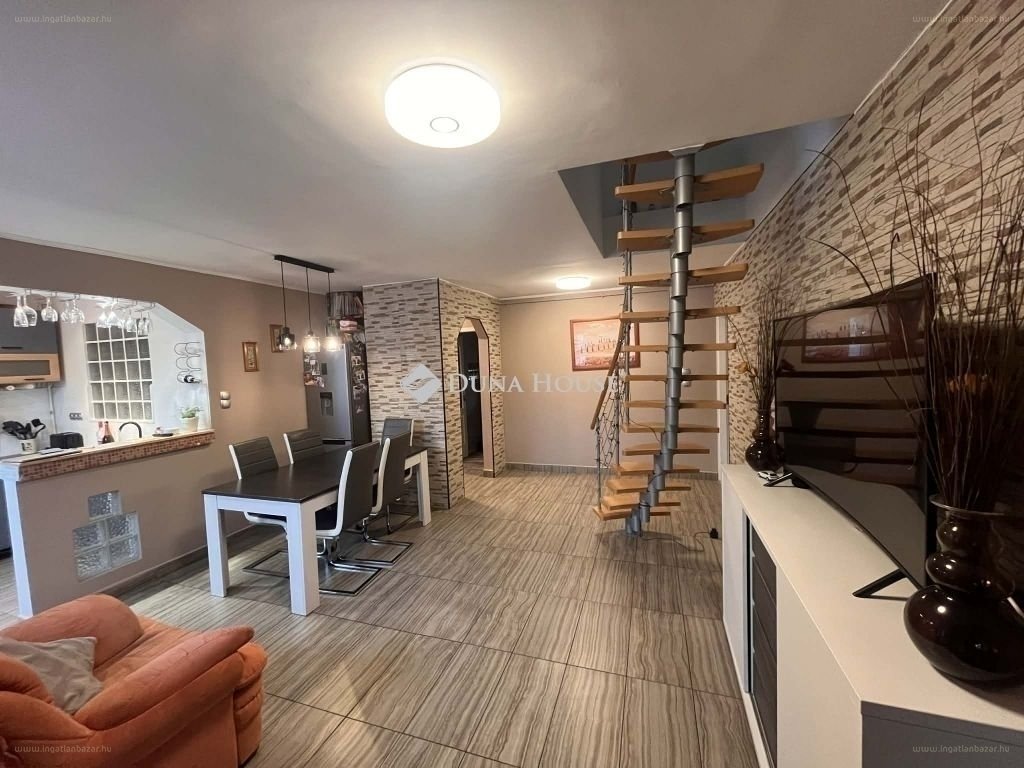 Lakás · 5 hálószoba · 114 m² · 114.000.000 Ft