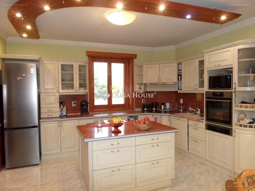 Ház · 4 hálószoba · 241 m² · 295.000.000 Ft