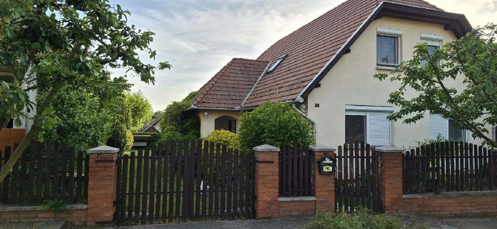 4 bed · 200m² · Családi ház · 125.000.000 ft