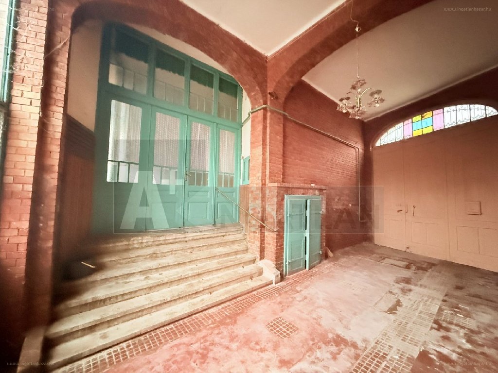 Ház · 6 hálószoba · 216 m² · 51.000.000 Ft