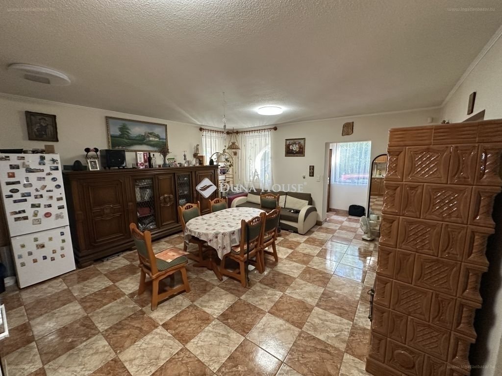 6 bed · 185m² · Ház · 64.990.000 ft