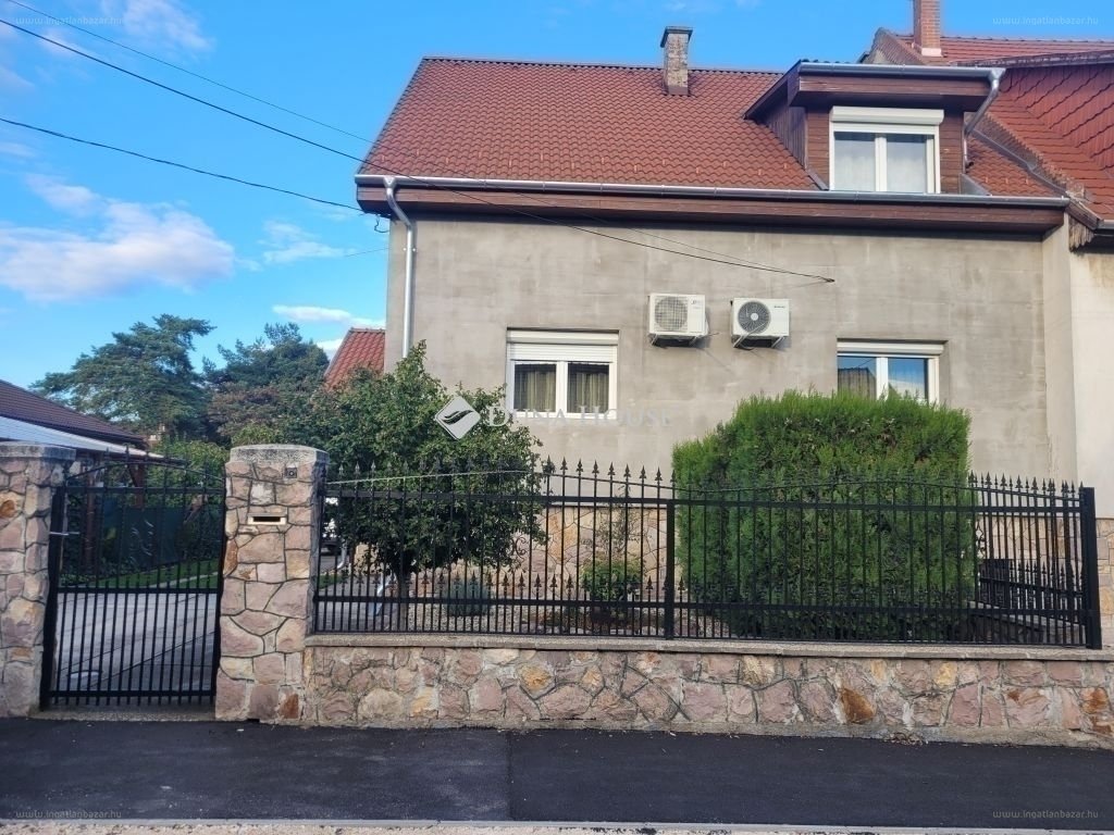 4 bed · 143m² · Ház · 121.900.000 ft