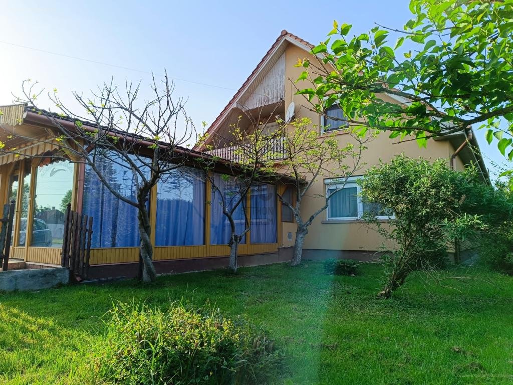 7 bed · 235m² · Családi ház · 107.000.000 ft