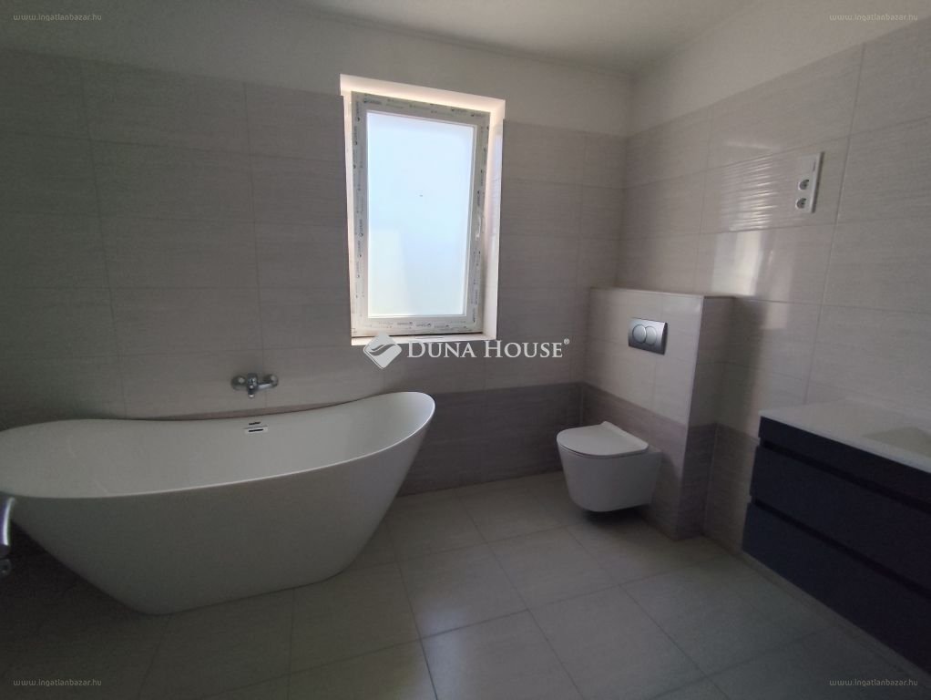 4 bed · 124m² · Ház · 159.990.000 ft