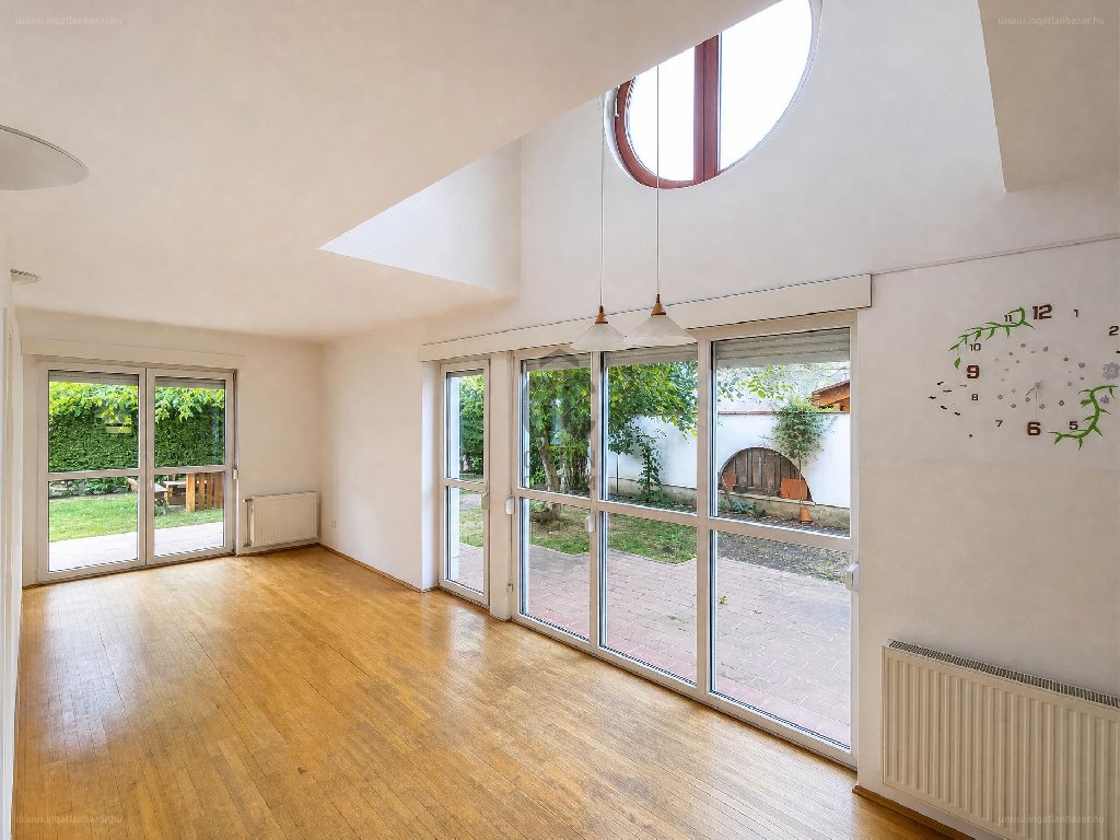 7 bed · 178m² · Ház · 75.000.000 ft