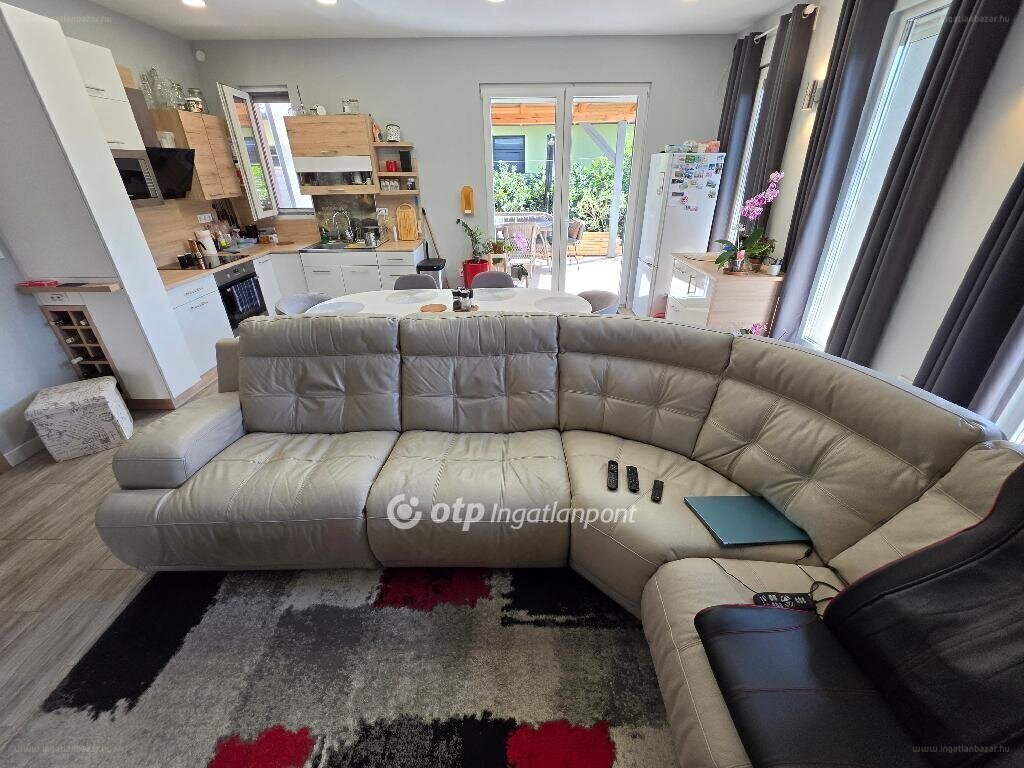 3 bed · 76m² · Családi ház · 105.900.000 ft