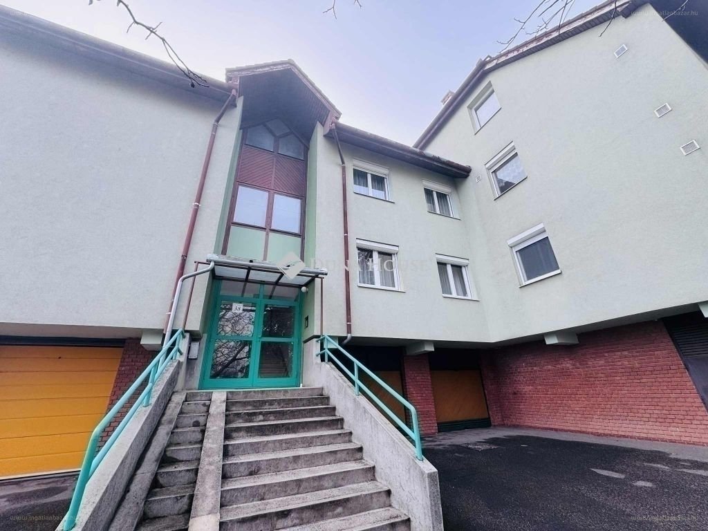 3 bed · 74m² · Lakás · 55.000.000 ft