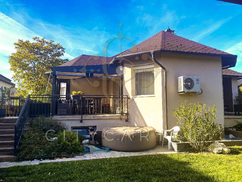 Ház · 5 hálószoba · 240 m² · 265.000.000 Ft
