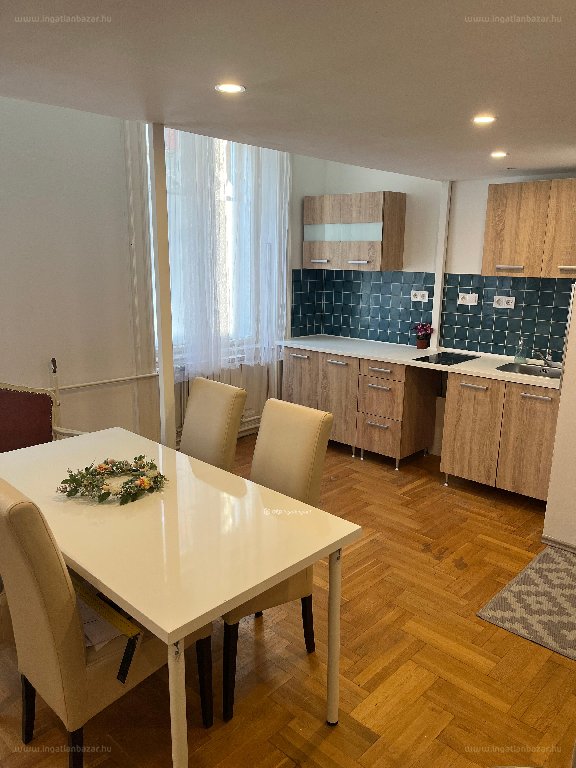 4 bed · 81m² · Lakás · 180.000.000 ft