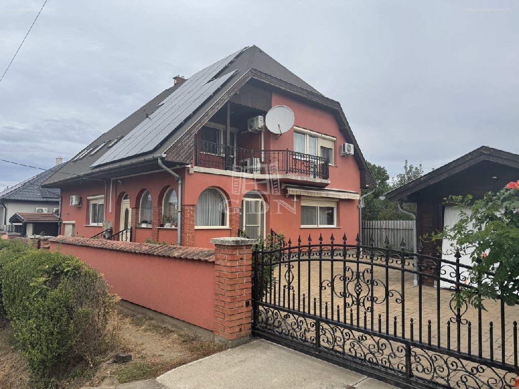 Ház · 6 hálószoba · 222 m² · 169.990.000 Ft