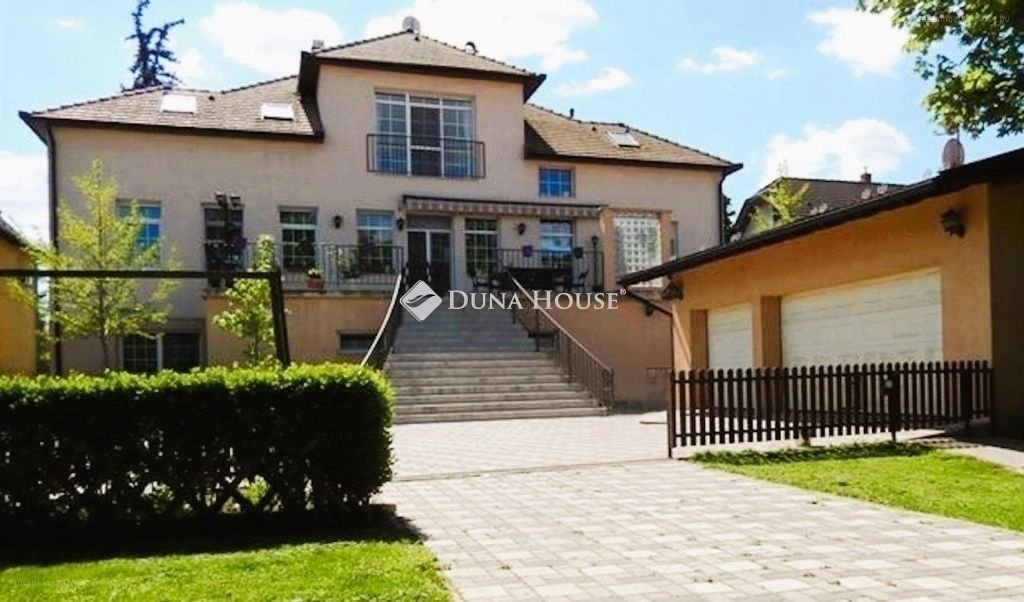 Ház · 8 hálószoba · 580 m² · 395.000.000 Ft