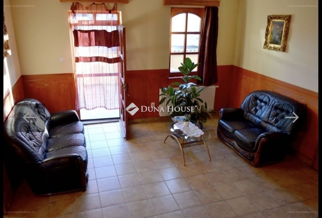 10 bed · 250m² · Ház · 215.000.000 ft