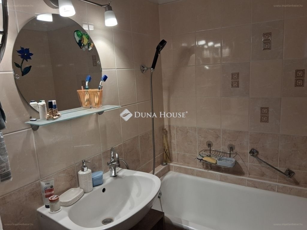 Lakás · 3 hálószoba · 62 m² · 63.000.000 Ft