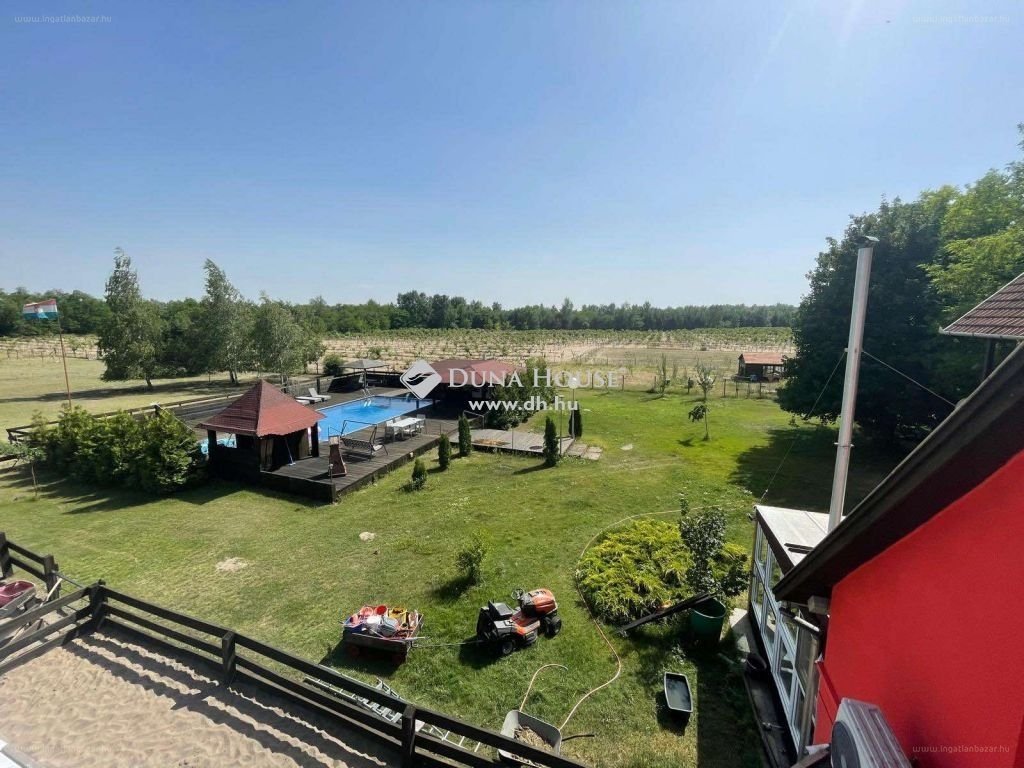 15 bed · 665m² · Családi ház · 320.000.000 ft