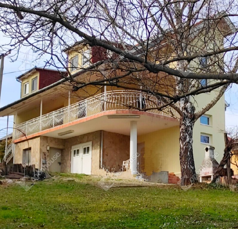 7 bed · 174m² · Családi ház · 77.900.000 ft