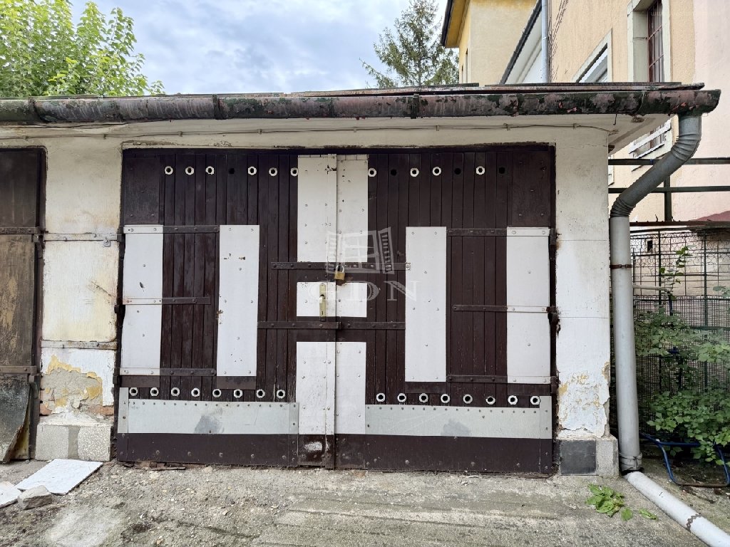 Garázs · 14 m² · 12.500.000 Ft