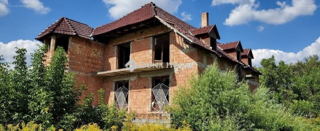 7 bed · 400m² · Családi ház · 56.000.000 ft