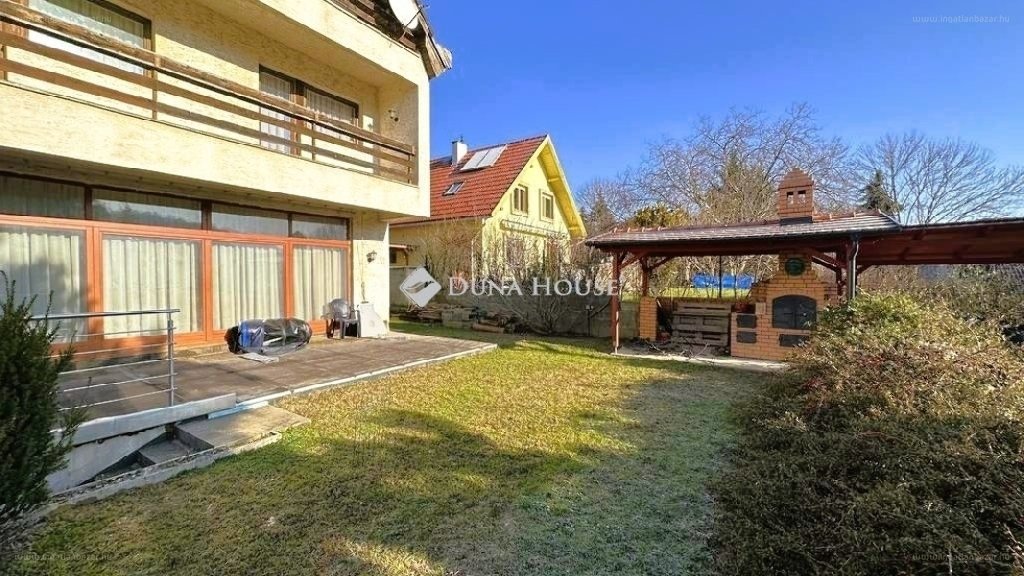 Ház · 9 hálószoba · 286 m² · 235.000.000 Ft