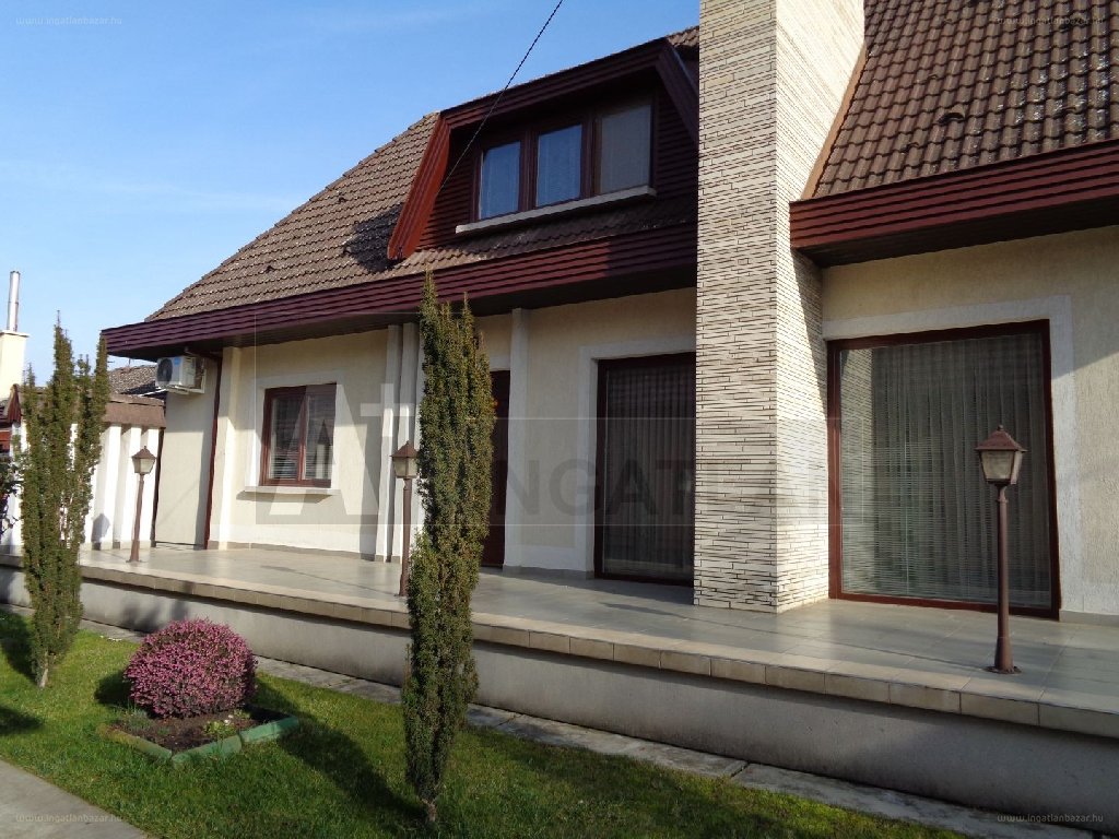 4 bed · 230m² · Családi ház · 75.000.000 ft