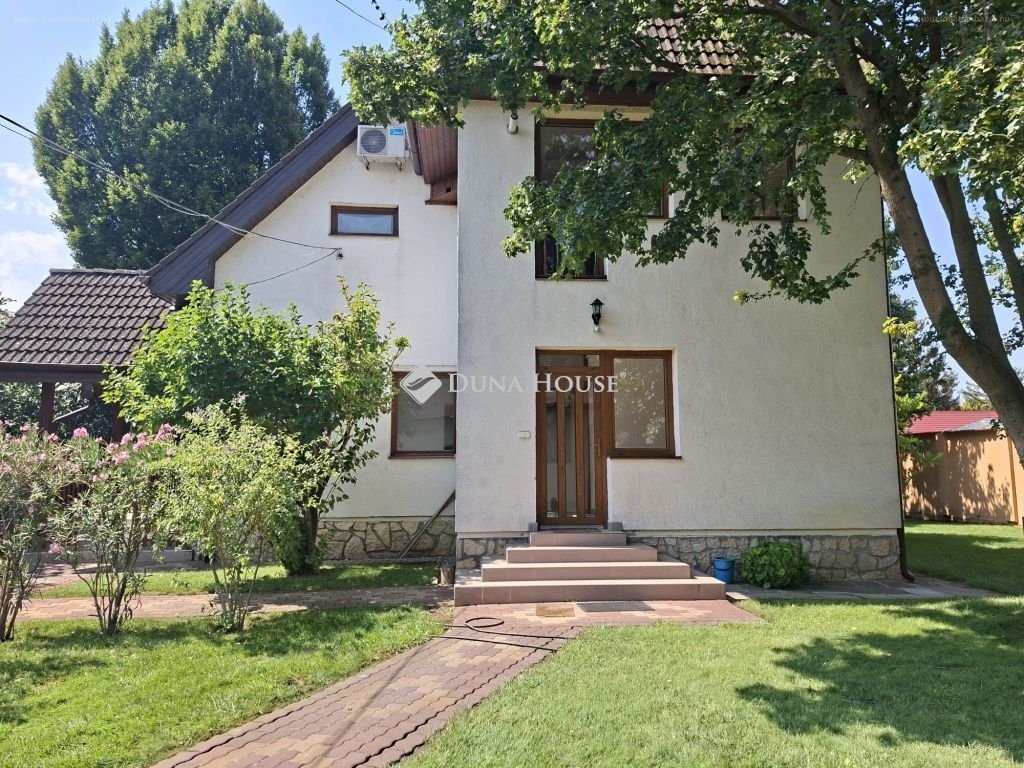6 bed · 197m² · Családi ház · 143.000.000 ft