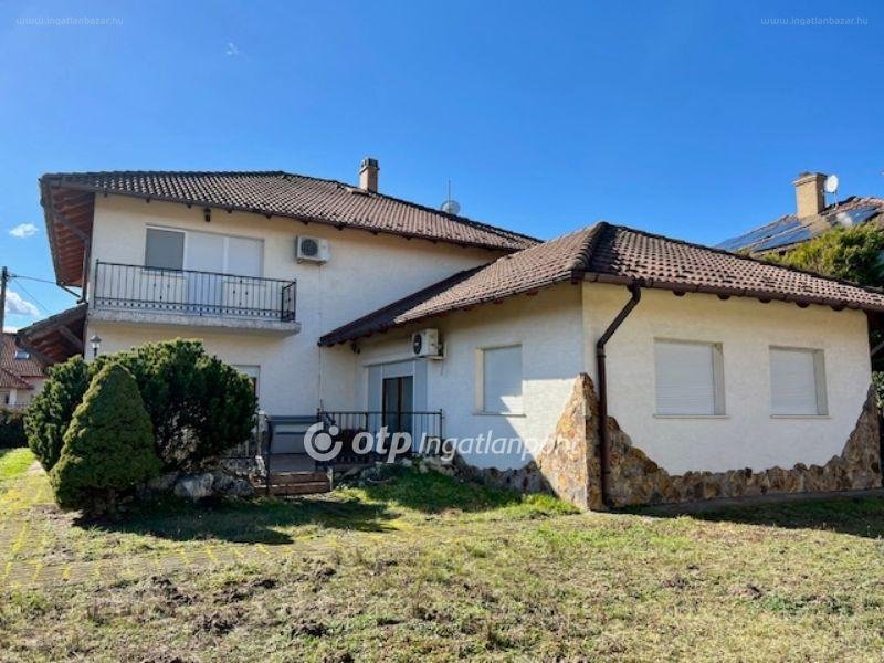 Ház · 7 hálószoba · 290 m² · 299.000.000 Ft