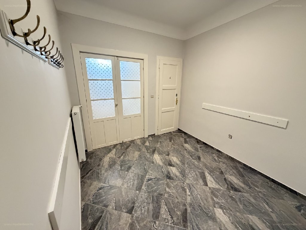 Belváros, Kaposvár, ingatlan, kiadó, lakás, 112 m2