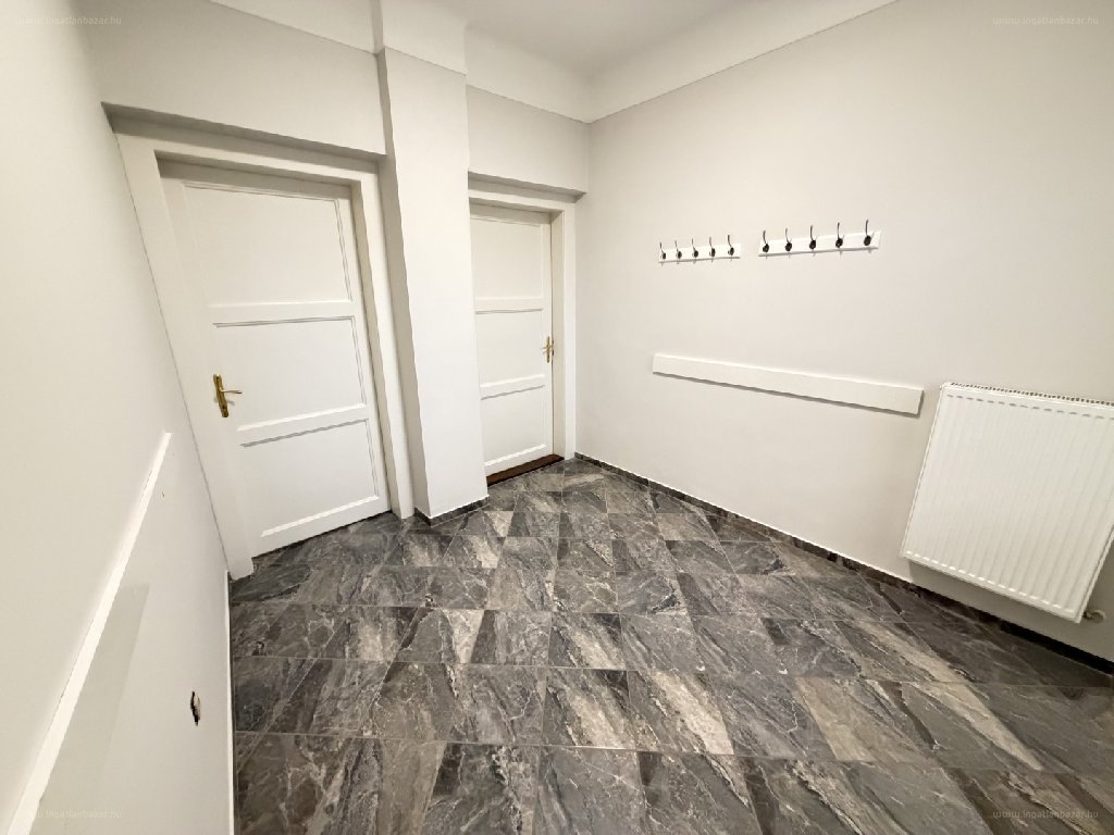 Belváros, Kaposvár, ingatlan, kiadó, lakás, 112 m2