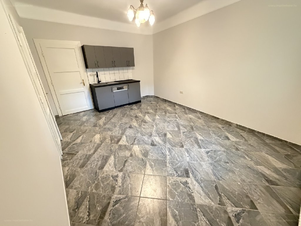 Belváros, Kaposvár, ingatlan, kiadó, lakás, 112 m2