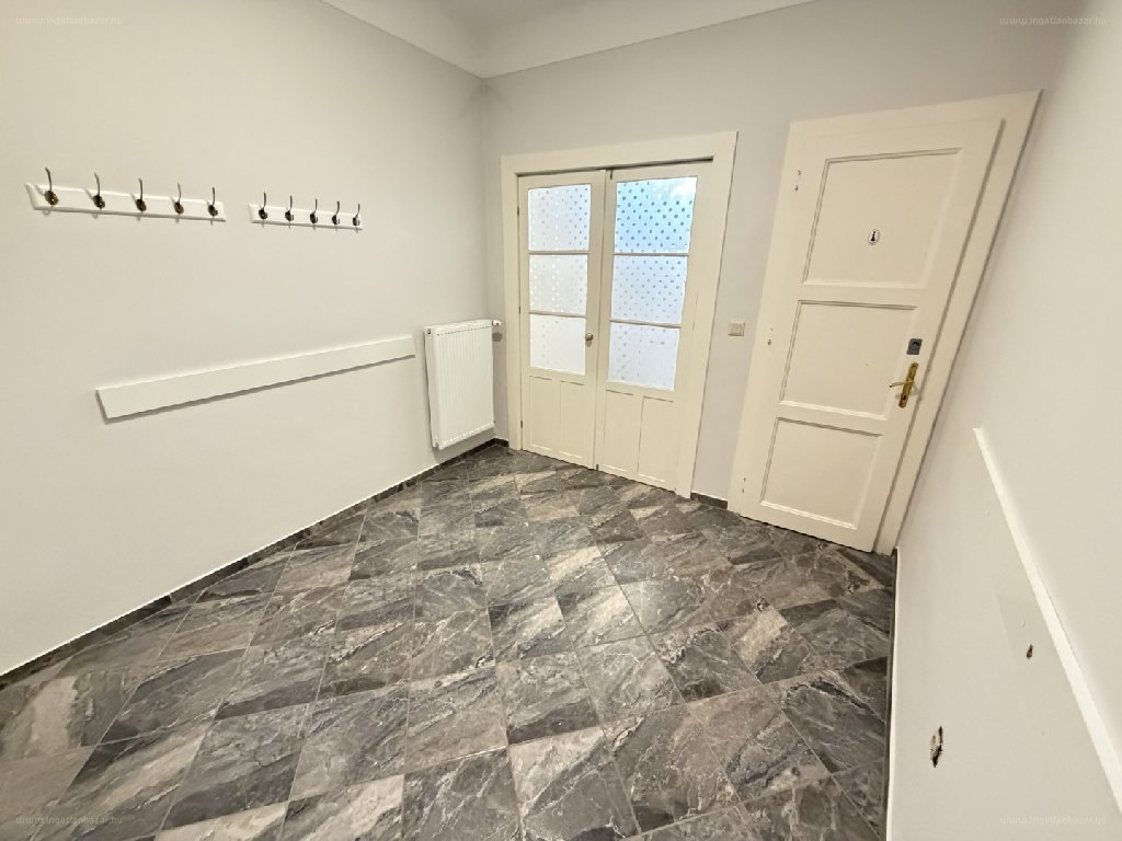 Belváros, Kaposvár, ingatlan, kiadó, lakás, 112 m2