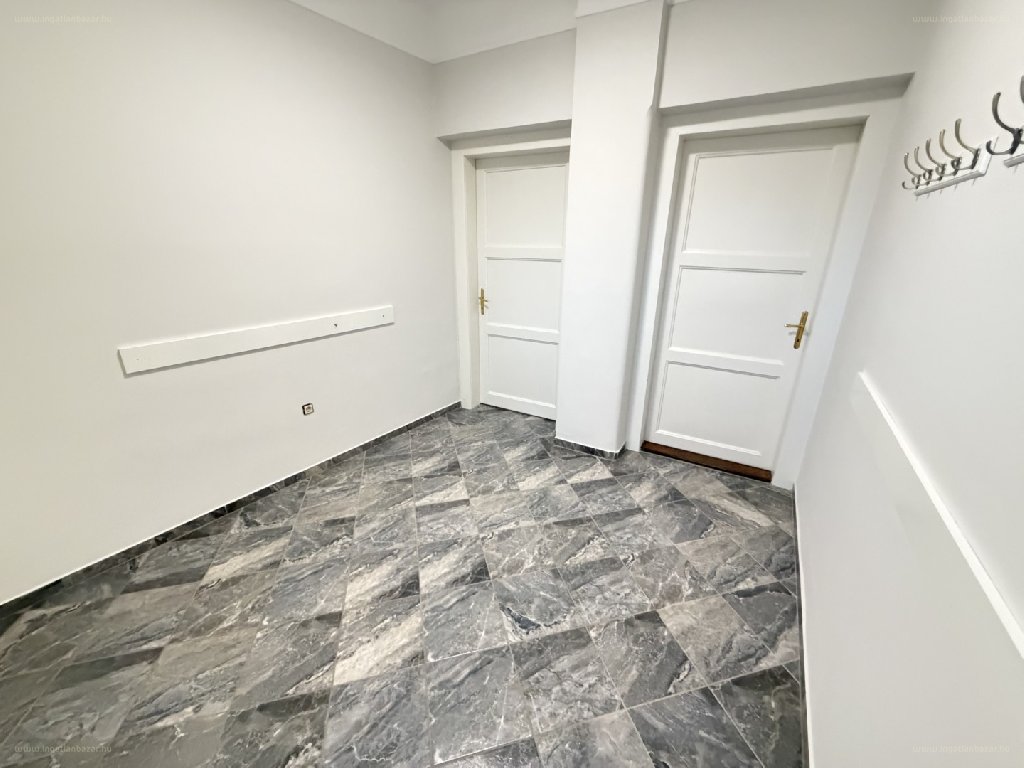 Belváros, Kaposvár, ingatlan, kiadó, lakás, 112 m2