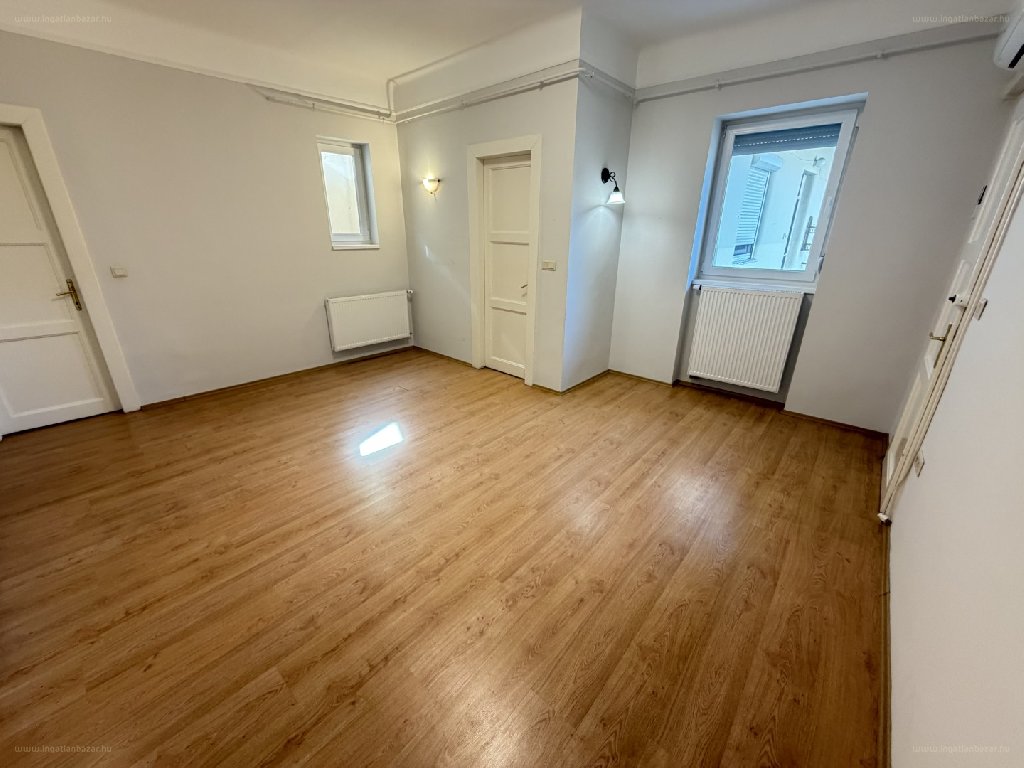 Belváros, Kaposvár, ingatlan, kiadó, lakás, 112 m2