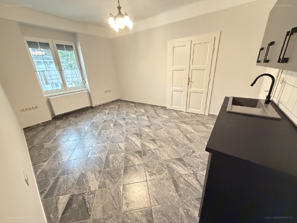 Belváros, Kaposvár, ingatlan, kiadó, lakás, 112 m2