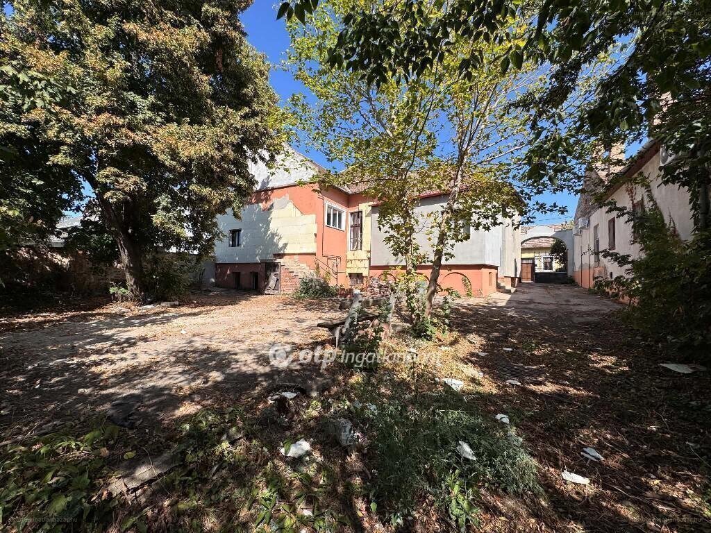 Ház · 6 hálószoba · 263 m² · 47.900.000 Ft