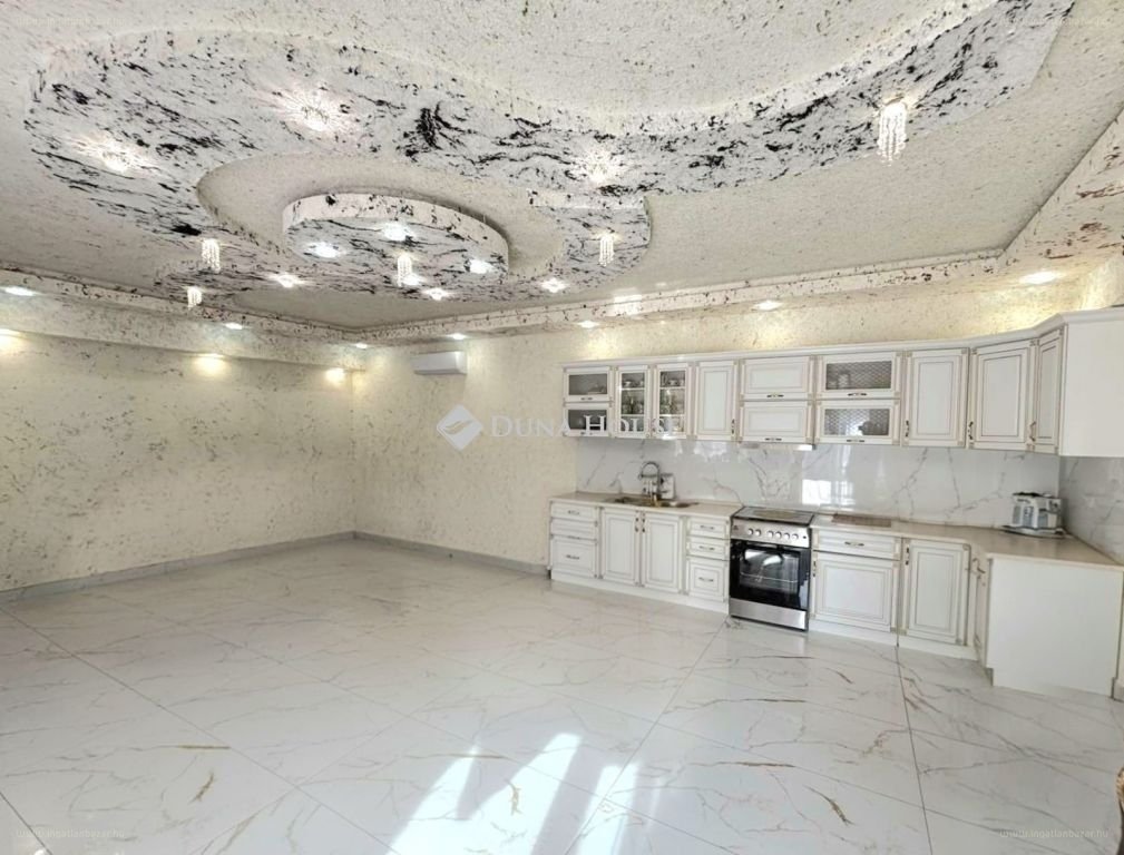 3 bed · 100m² · Ház · 109.000.000 ft