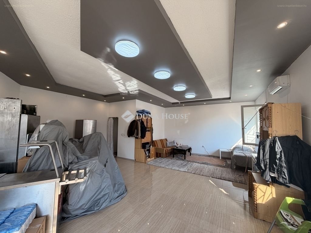 9 bed · 335m² · Családi ház · 159.990.000 ft