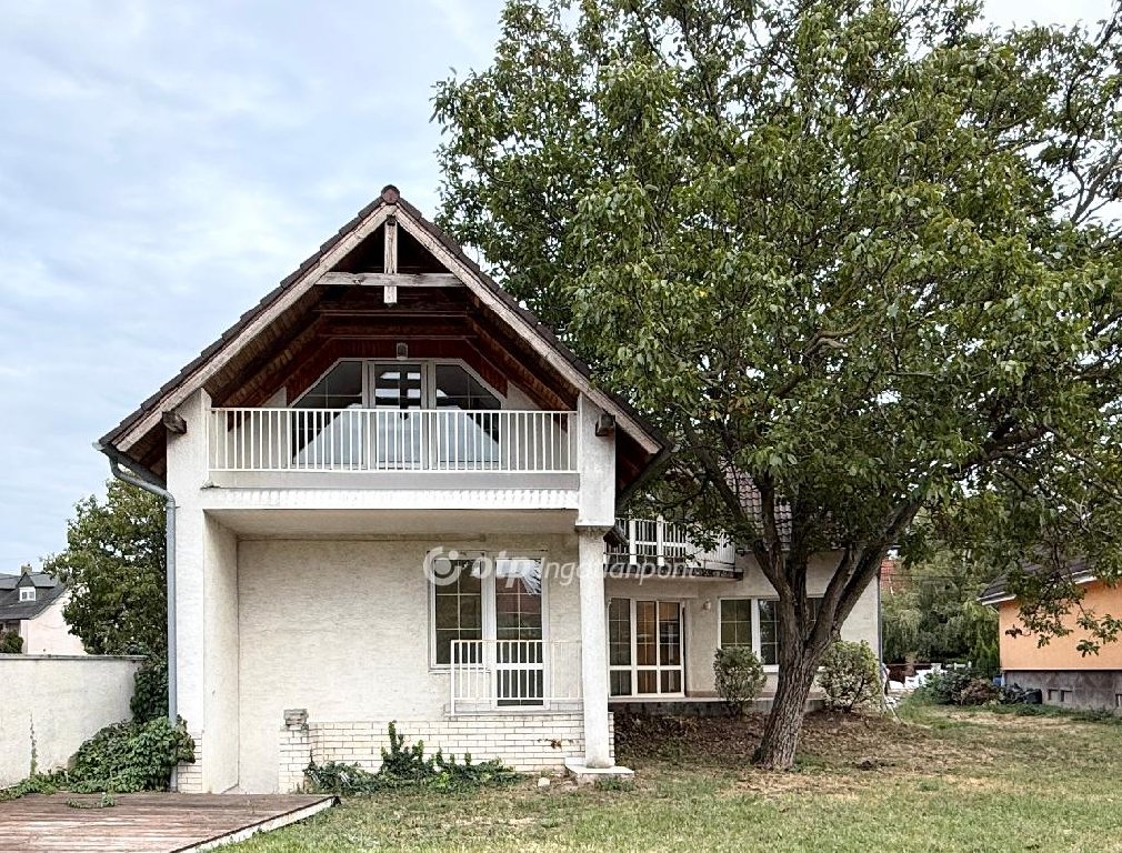 Ház · 6 hálószoba · 300 m² · 179.900.000 Ft