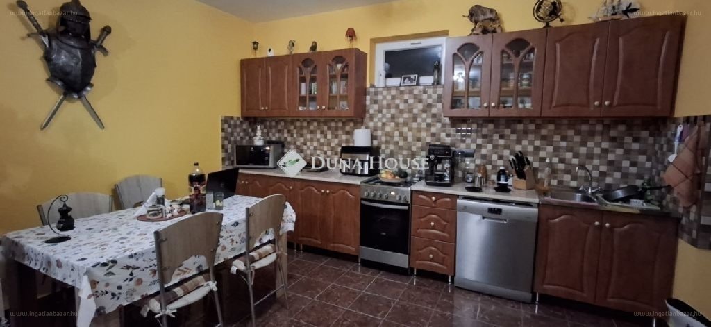 7 bed · 194m² · Ház · 185.000.000 ft