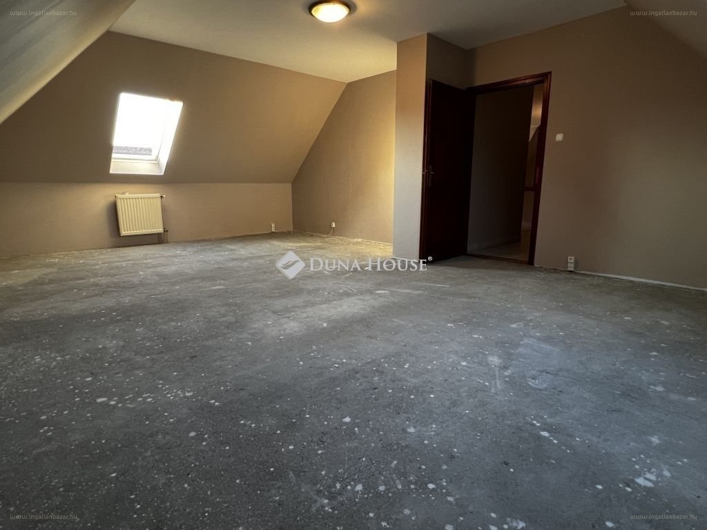 Családi ház · 7 hálószoba · 293 m² · 119.900.000 Ft